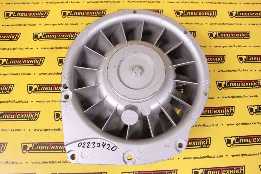 Вентилятор охолодження двигуна Deutz (Дойц) F4L912 F4L913 (02233420)