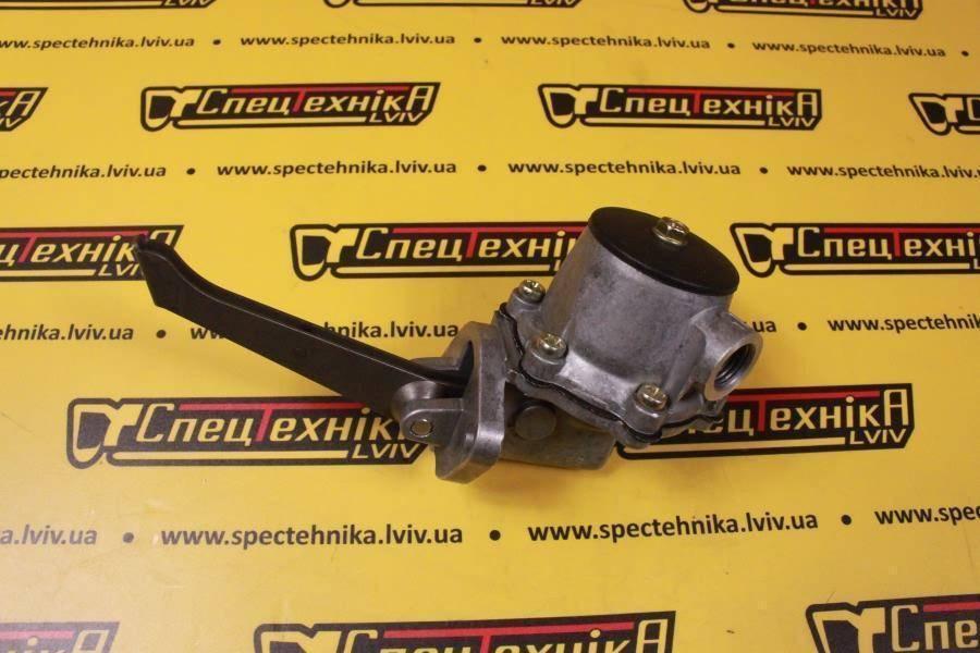 Топливный насос Deutz 912W (04157698)