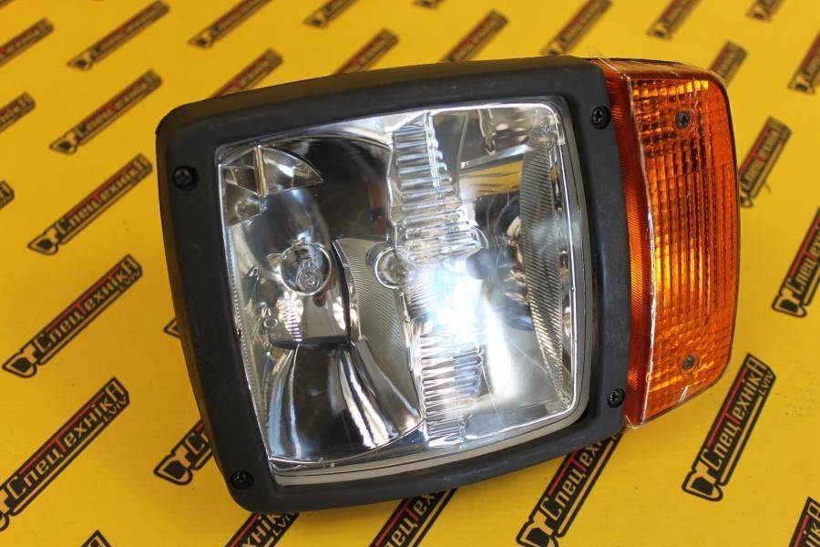 Фара передня права JCB 3CX 4CX (700/50055, 700/50121)