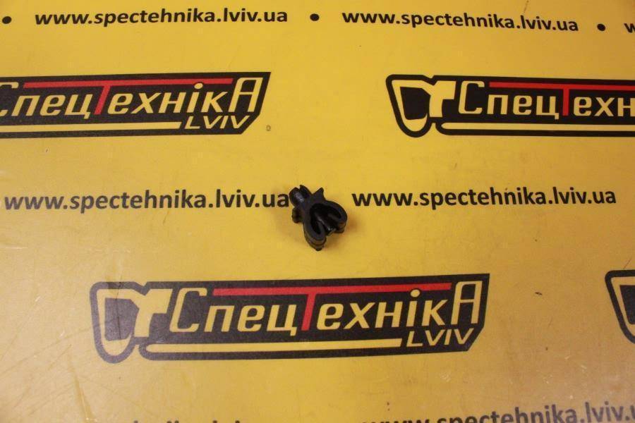 Кліпса кріплення паливної трубки JCB (320/07085 320/07233 320/07055)