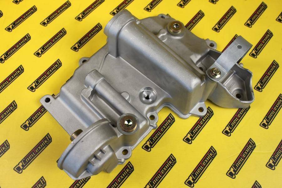 Кришка теплообмінника JCB 3CX 4CX Dieselmax (320/04210)