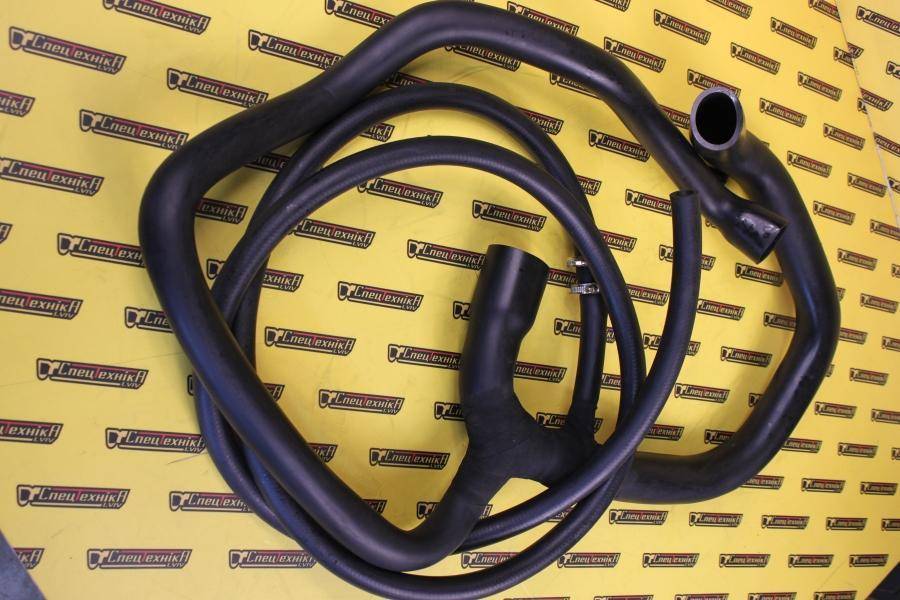 Патрубок радіатора нижній JCB 4CX DeiselMax (834/11198)