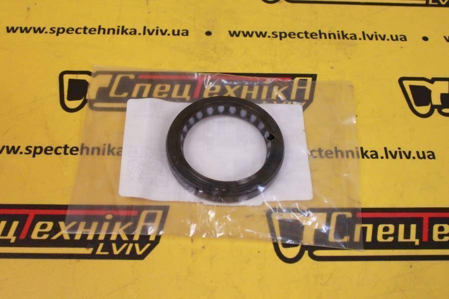 Сальник колінвала Kubota D905 D1105 V1505 передній (16241-04212)