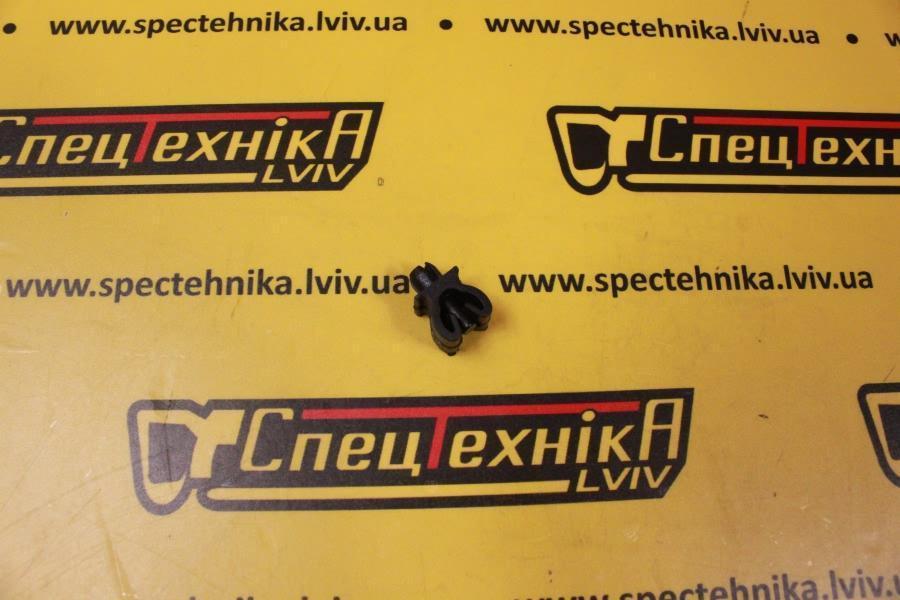 Клипса крепления топливной трубки JCB (320/07085 320/07233 320/07055)